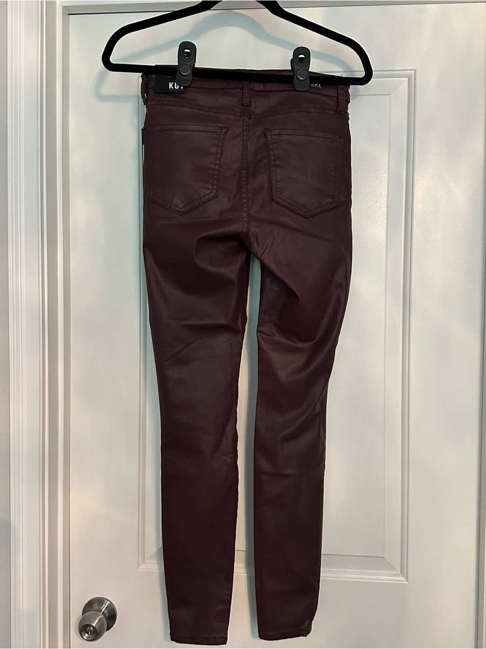 NWT Kut from the Kloth Faux Leather Skinny Pants - Burgundy - Picture 5 of 7